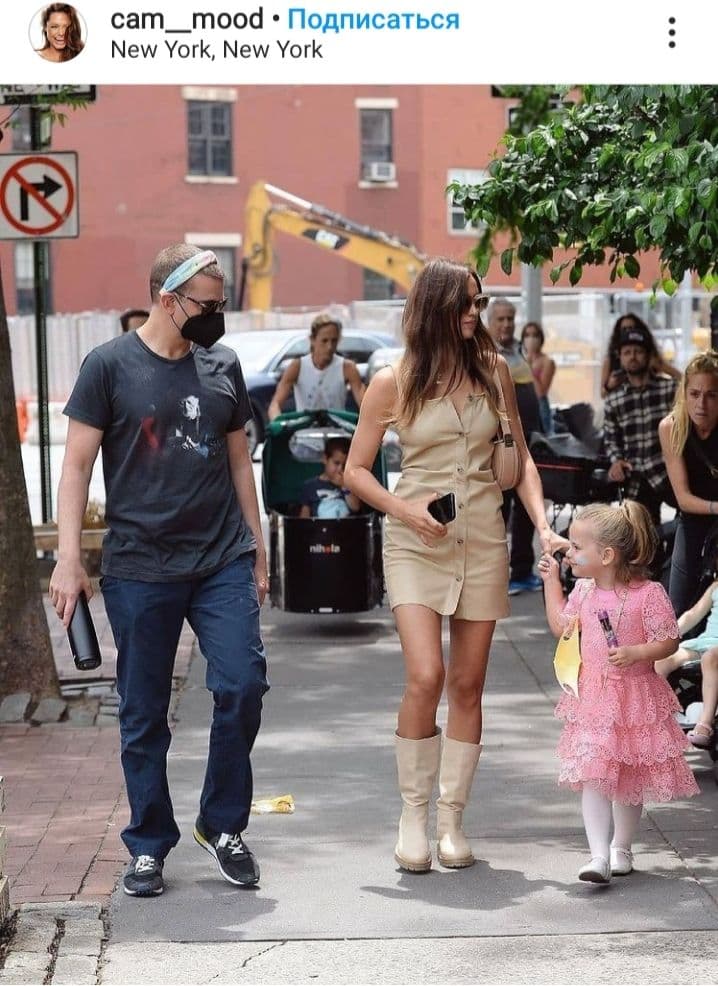 Семейная идиллия: Ирина Шейк и Брэдли Купер воссоединились на прогулке с дочкой